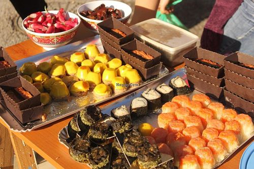 Take out vegan buffet: vegetable cakes, puddings, seaweed caviar... at Le Meridien in Montpellier