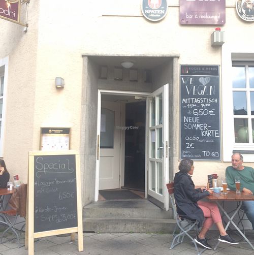 restaurant front at Bodhi in Munich