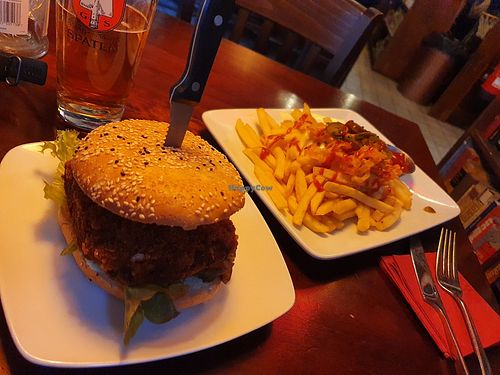 Burger and fries at Bodhi in Munich