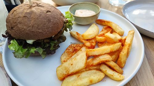 Homemade vegan burgers with fries and vegan mayo at Komfort.Urbanbites in Lamia