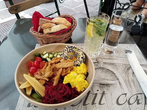 Veganes Teller at Le Petit Cafe in Ljubljana