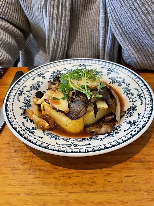 polenta grillée + panais + pleurotes  at Becbec in Lyon