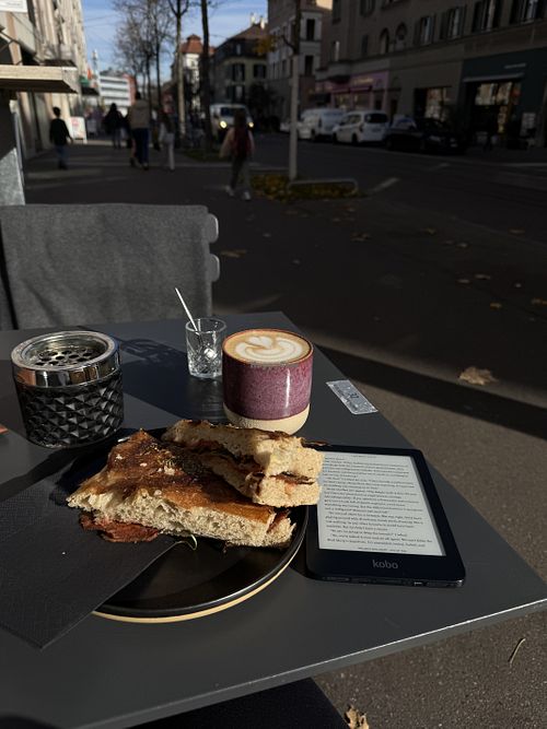   at noy bar caffè in Bern