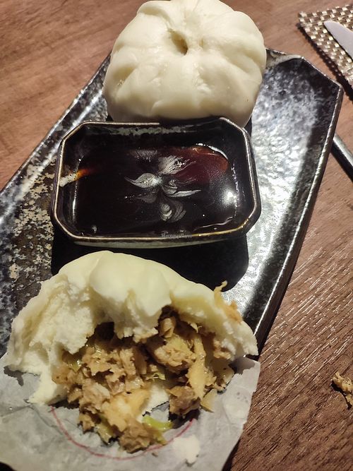 dampfnudeln mit Pilzfüllung (kann ich nicht empfehlen... sind eher geschmacksarm) at măm măm in Erfurt