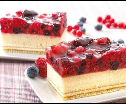 Tarta vainilla y frutos rojos, vegana 100% at Mi Abuela Y Sus Pasteles  in Mislata