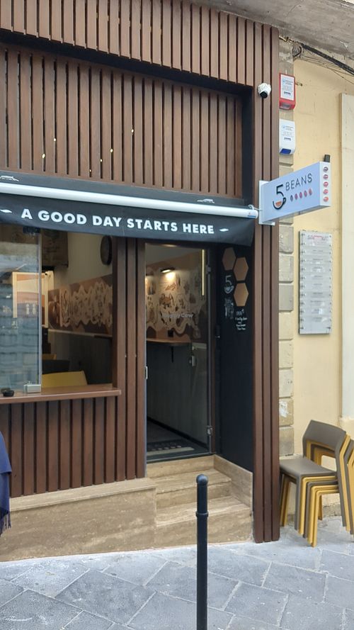 Front window at 5 Beans Coffee in San Gwann