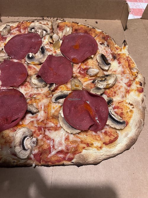 Pizza vulcano vegetale   at Pizzeria Urbana in Urbino