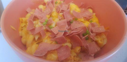 Bac'n Topped Mac 'n' Cheeze at Peas and Libertea in Whitley Bay