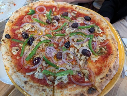 'Vegetarian' Pizza with no cheese + garlic oil at 4Stagioni Pizzeria in Warwick