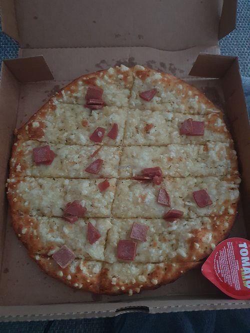Vegan Ham & Sheese Sticks:
Garlic pizza sticks topped with La Vie vegan ham & Sheese. Served with Tomato and Herb Dip at Papa Johns in Wilmslow
