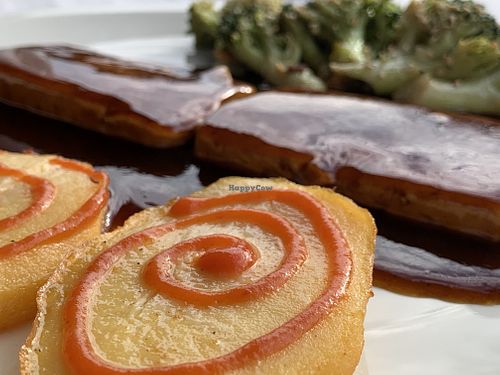 Tofu sol naciente at Aloe in Almeria