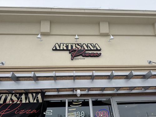 Storefront  at Artisana Pizza in Dumfries