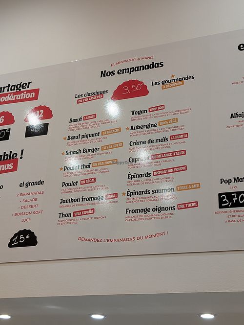 One empanada marked as vegan at La Flia in Chambery