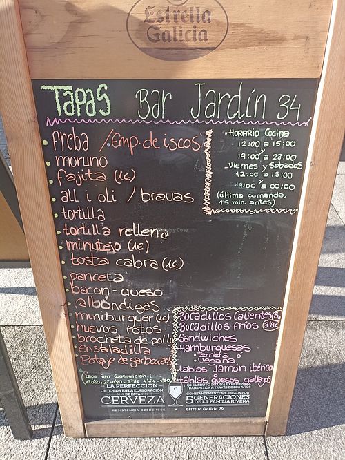 O resto das opcións (agás a tortilla) non son vexetarianas nin veganas. at Bar Jardín  in Monforte De Lemos