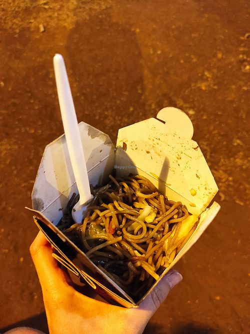 Tallarines salteados/ veggie fried noodles at Night Wok Iguazú in Puerto Iguazu