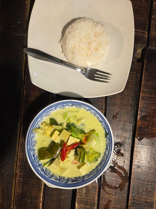 Green curry with steamed rice at Tamarind Restaurant in Koh Lanta