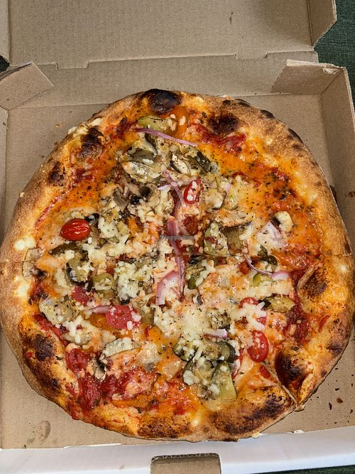 Vegan pizza  at Deli La Trattoria in Kirkland