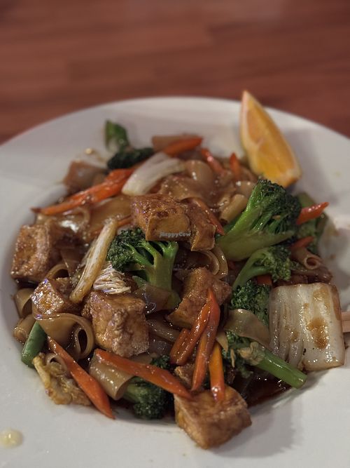 Pad Se Ew made vegan (no egg) with Tofu and Vegetables   at Sushi Thai in Buena Vista