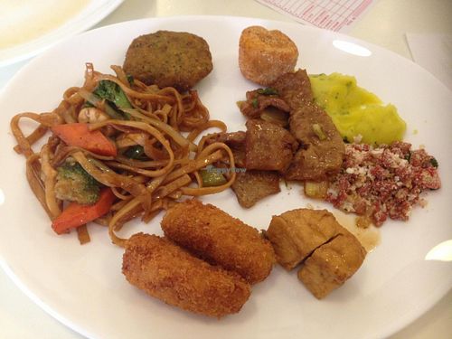 Some of the options on Saturday: yakisoba, tofu, fried banana, seitan, cassava's (mandioquinha) puree, potato's fried ball, chickpeas' burger, pepperoni's glam.
 at Loving Hut - Vila Mariana in Sao Paulo