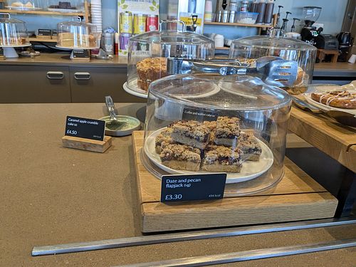 Vegan milk available for hot drinks, many vegan and vegetarian options on menu at Park Café in Bodmin