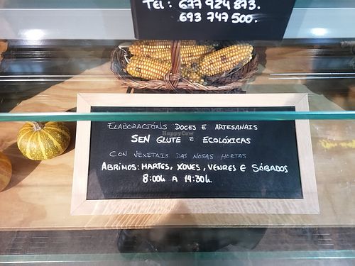 Opening hours at Primicias Raíña in Santiago De Compostela
