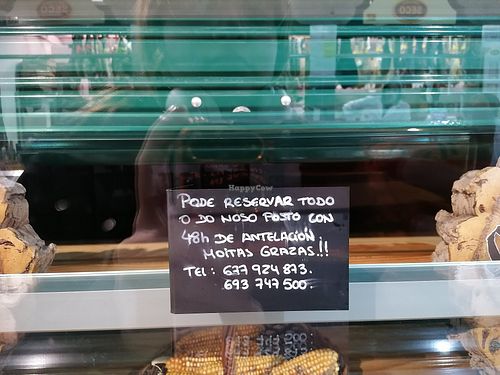 Contact information for orders at Primicias Raíña in Santiago De Compostela