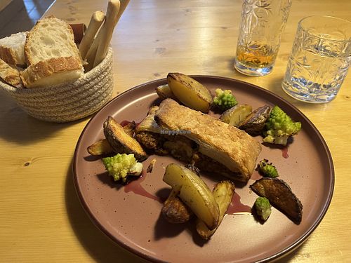 Lentil strudel, red wine reduction, roast potatoes and cauliflower   at Lo Barbaboque Ristrò in Valtournenche