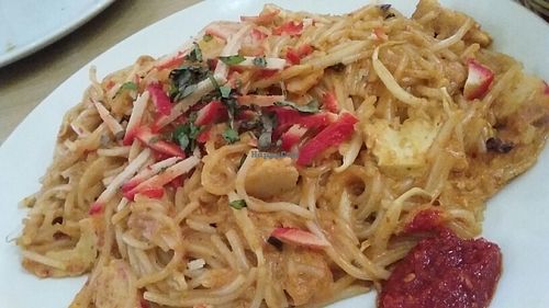 Laksa Goreng fried laksa with wet paste at Gokul Raas Vegetarian - Little India in Central Singapore