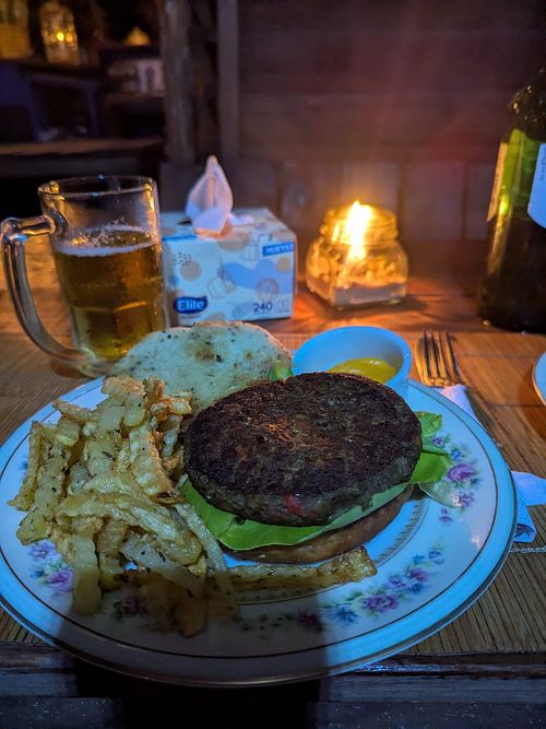 Hamburguesa vegana at El Bunker Bajonero in Rocha