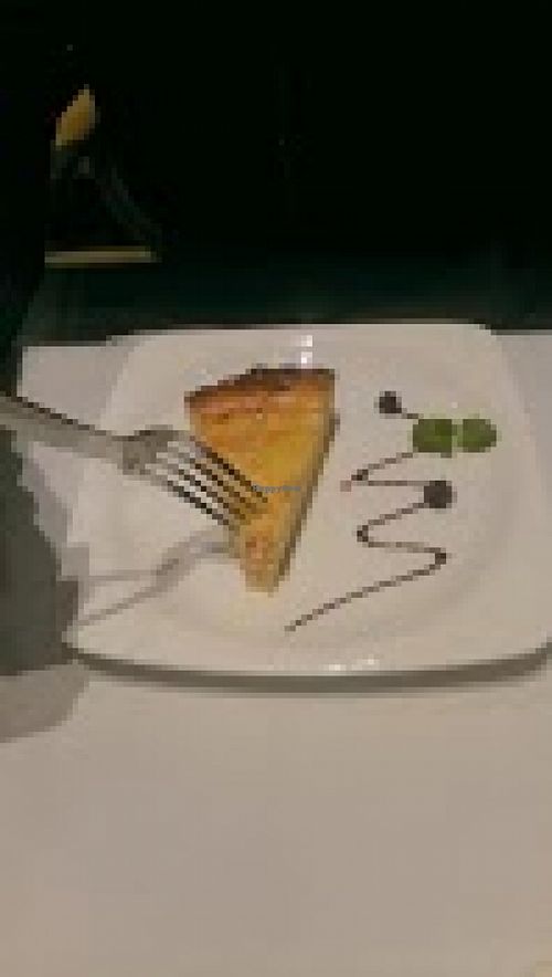 I don't like most Western desserts, especially cake, so I skipped on the dessert.  But-- My friend offered me a bite of cheesecake and I was hooked!  I ordered one for myself pronto and was so eager to eat it that I forgot to take a picture pre-bite! at Tempo Curry in Taipei