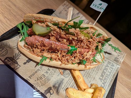Veganer Hotdog at Neckawa in Tubingen