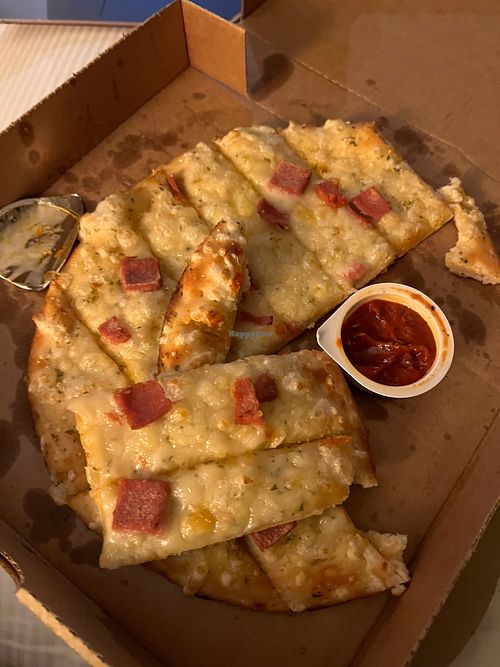 Vegan garlic cheese and faux ham at Papa Johns in Liverpool