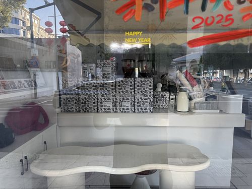 Inside with Oatly   at Art Coffee in Zhuji