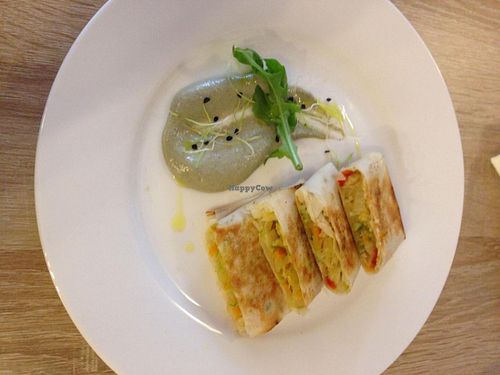 Spring roll starter at Nishta in Zagreb