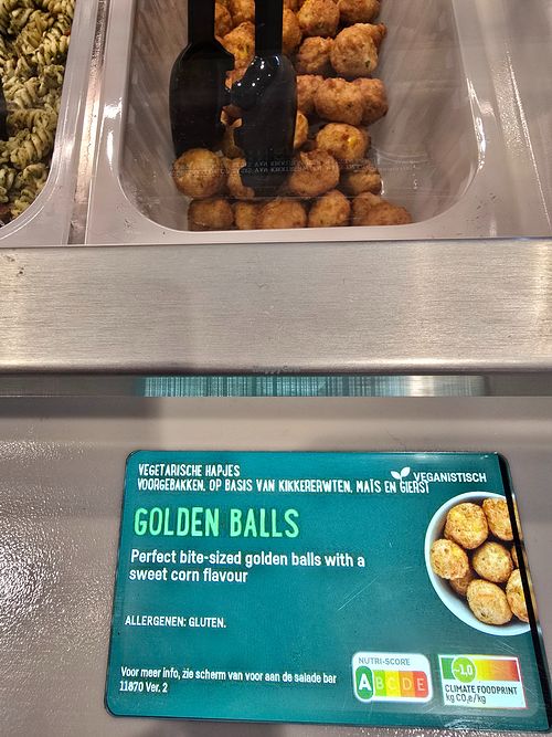 Golden balls - vegan clearly labelled at Picadeli - Esso Minderhout in Hoogstraten