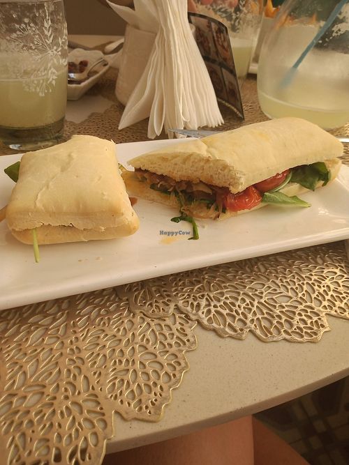 Sandwich Vegano at Morgana Le Fay Cafe Bistro in Tandil