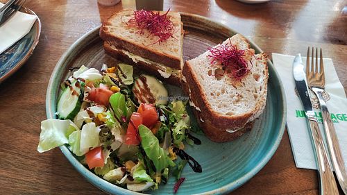 Green dream Toast (with Avocado and vegan feta cheese) #Veganuary at Jungle Cage in Hannover