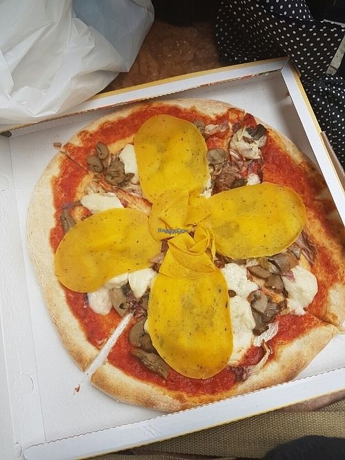 mushroom pizza! so delicious! at Pizzeria L'Angelo in Venice