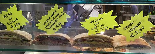 vegan focaccia at Pizzeria L'Angelo in Venice