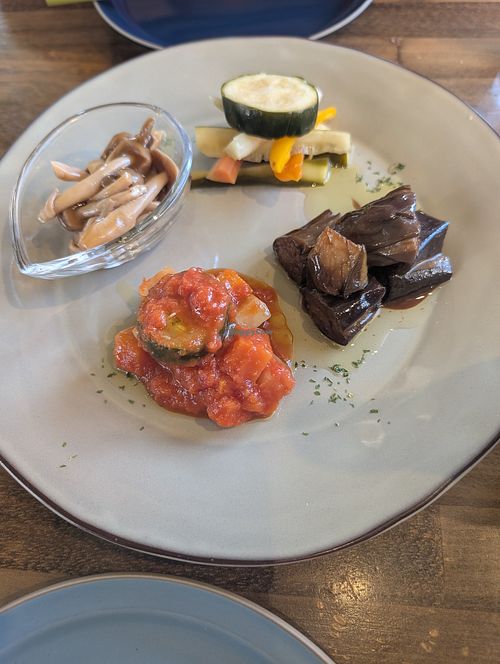 4 vegan appetizers at Kujira - 外食家くじら in Yomitan