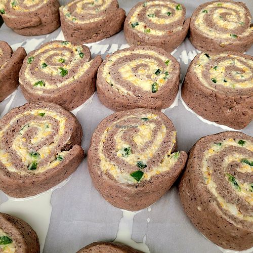 Blue corn , juniper ash jalapeno popper rolls. 
Diné blue corn, roasted and stone ground, wild harvested juniper ash,  jalapenos , v. Cream cheese , smoked bacn bits, crunchy amranth topping  at Ch'il Indigenous Foods - Pre-order in Wheat Ridge