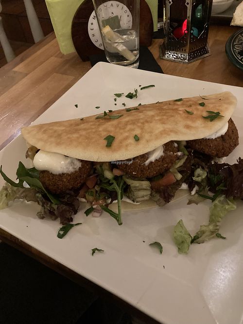 Khringo vegan mit hausgemachten Falafel , Salat und Dip    at Moravid Sonnenküche in Kiel