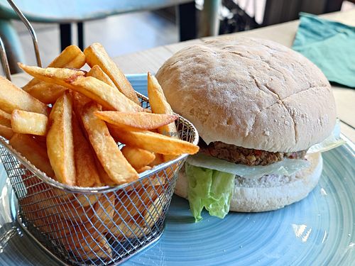 Plant Based burger #Veganuary at The Garden Room in El Campello