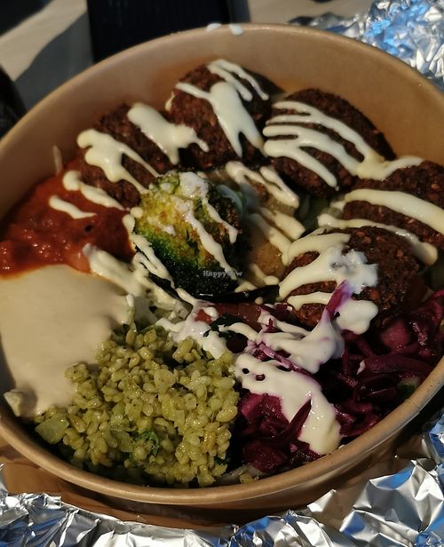 Vegan meze bowl at Humu'z & Döners Hakaniemi in Helsinki