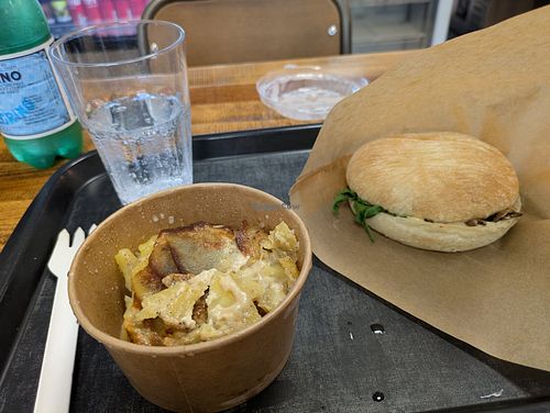 Buns épinard, cantal et noix, gratin dauphinois at Beaux Buns in Le Mans