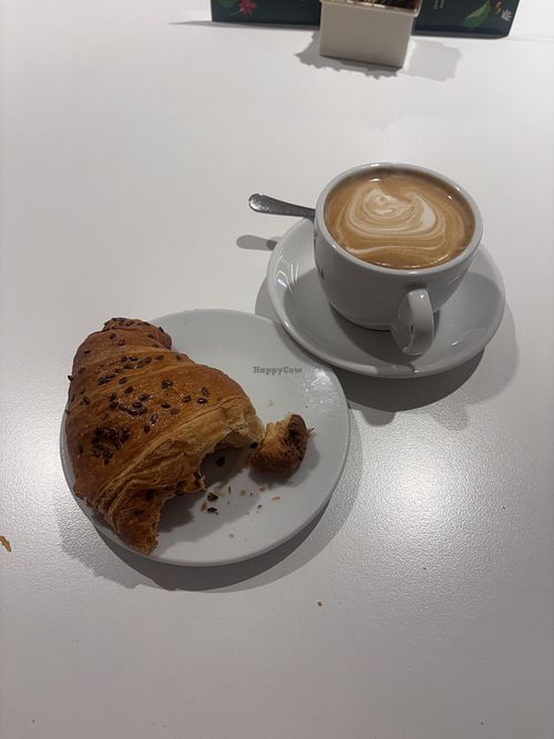 Brioches vegana e cappuccio di soia  at Bar Aperitivo Home in Cesano Maderno