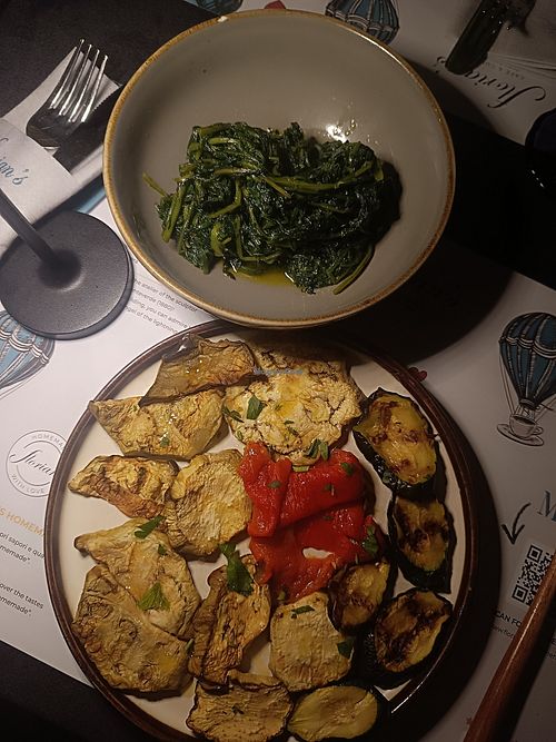 Super nice staff, veggie options like artichoke, grilled veggies, salads at Florian's Cafè in Rome
