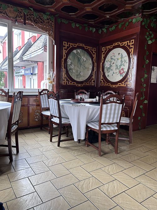 Nice ambiance and clean  at Onkel Ha Vegan in Muelheim-kaerlich