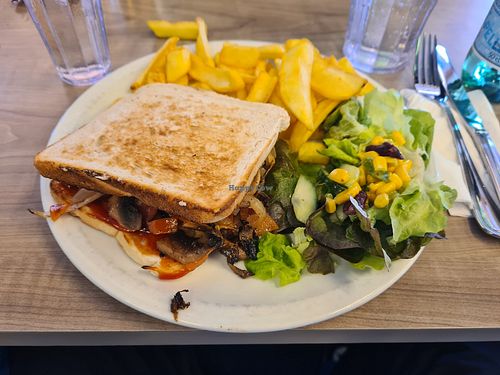 Vegan sandwich at Restaurant Aspen Coffee Shop in Tignes