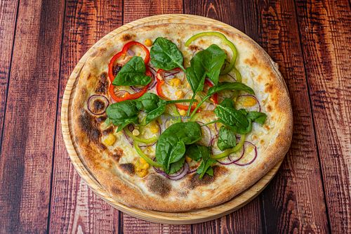 - Energia -
Azeite de alho, mozzarella vegan, grão de bico, cebola roxa, pimentos, orégãos, espinafres, sumo de limão.  at  Solo Pizza in Maia